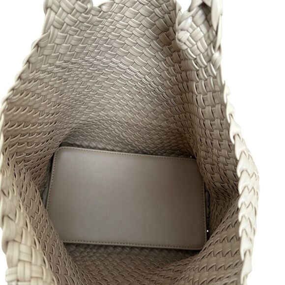 Hathaway Woven Tote Bag Warm Taupe - Picture 6 of 9